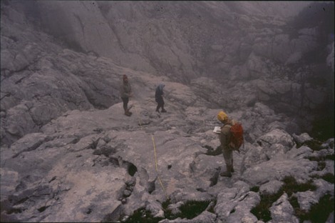 [Foto: Außenvermessung am Widderkarkogel. Foto: Andre Abele.]