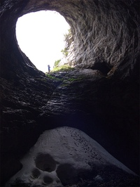 [Foto: Vorschaubild Eingang des Schönen Lochs]